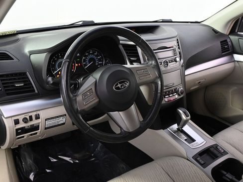 Used 2010 Subaru Outback 2.5i Premium image 12