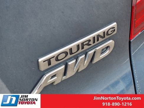 Used 2019 Honda Pilot Touring image 13