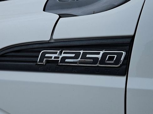 Used 2014 Ford F250 XL w/ Power Equipment Group AWD/4WD image 14
