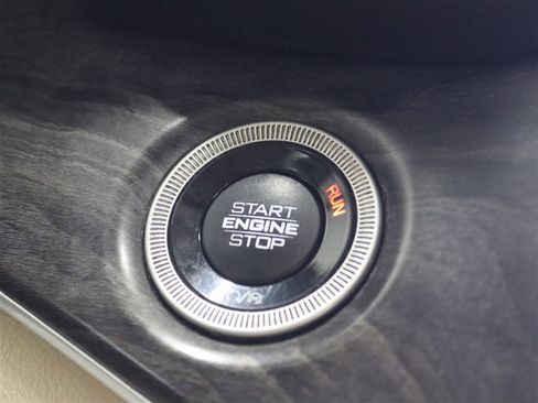 Used 2021 Jeep Grand Cherokee L Limited image 38