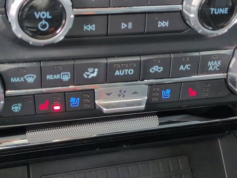 Certified 2022 Ford F150 Platinum w/ Equipment Group 701A High image 27