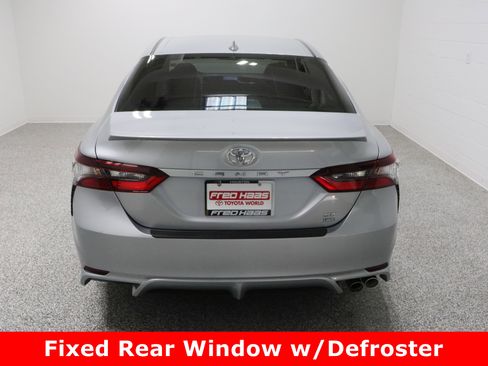 Used 2022 Toyota Camry SE image 8