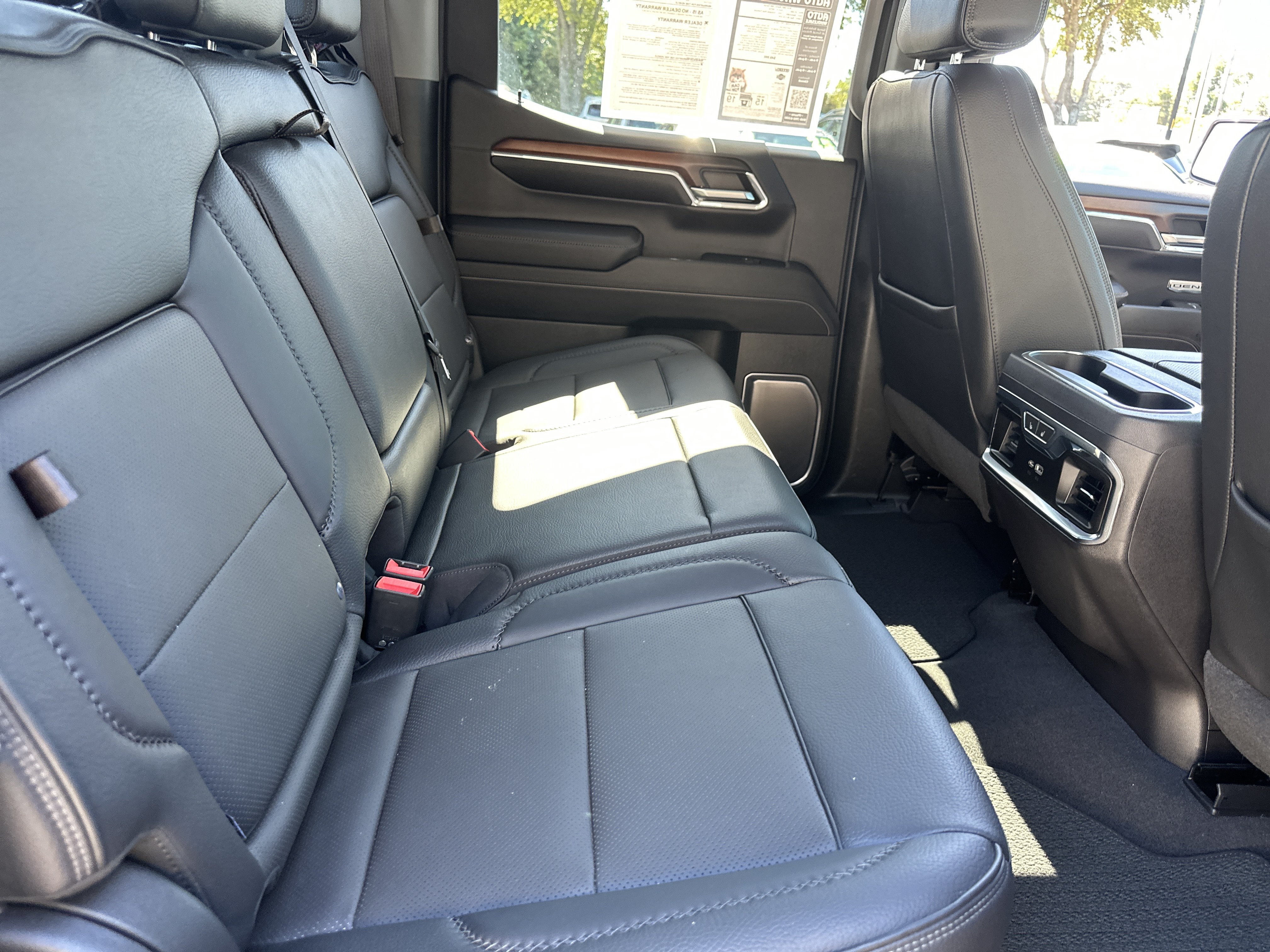 Used 2024 GMC Sierra 1500 Denali w/ Technology Package AWD/4WD image 14