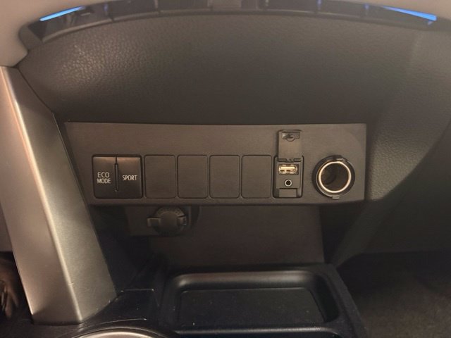 Used 2018 Toyota RAV4 XLE w/ Plus Extra Value Package FWD image 15