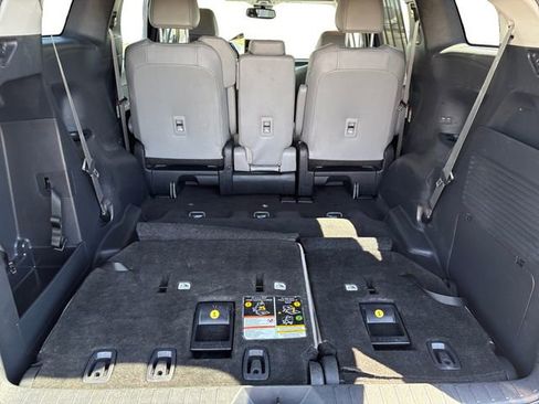 Used 2025 Toyota Sienna XLE FWD image 19