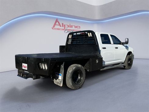 Used 2018 RAM 3500 Tradesman w/ Chrome Appearance Group image 5