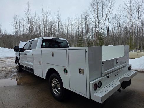 Used 2025 Ford F350 XL image 5