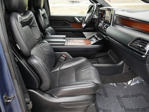 Used 2019 Lincoln Navigator Reserve AWD/4WD image 70