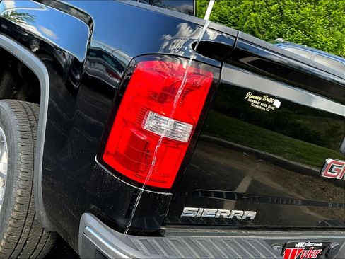 Used 2015 GMC Sierra 1500 SLT w/ SLT Crew Cab Value Package AWD/4WD image 24