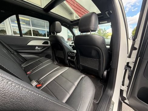 Used 2024 Mercedes-Benz GLE 350 4MATIC image 32