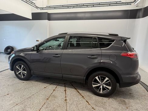 Used 2017 Toyota RAV4 XLE AWD/4WD image 6
