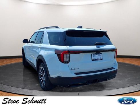 New 2026 Ford Explorer ST-Line AWD/4WD image 3