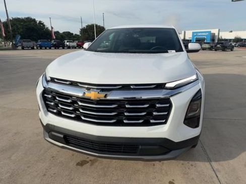 Used 2026 Chevrolet Equinox LT FWD image 3