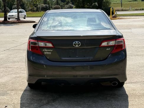 Used 2012 Toyota Camry SE FWD image 5