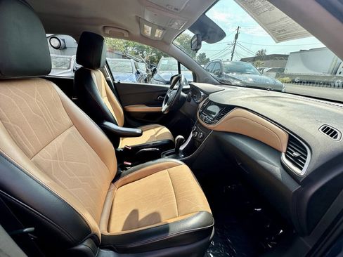 Used 2018 Chevrolet Trax LT w/ Driver Confidence Package image 16