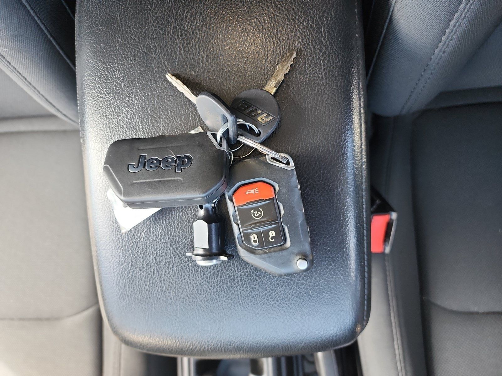 Used 2021 Jeep Gladiator Sport AWD/4WD image 35