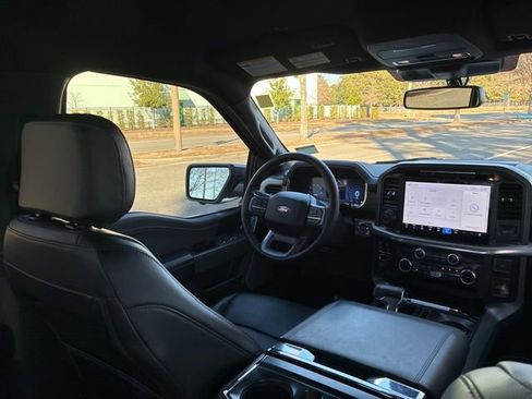 Used 2025 Ford F150 Lariat w/ Equipment Group 501A Mid image 25