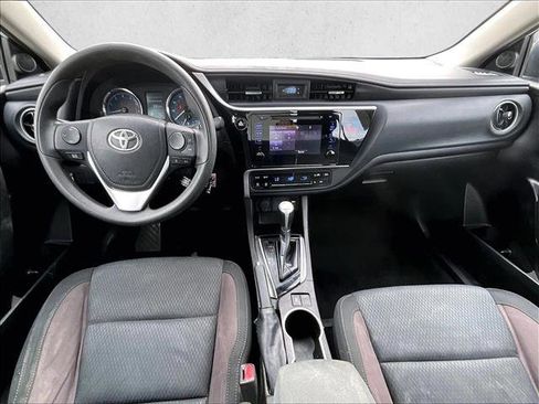 Used 2019 Toyota Corolla LE image 16