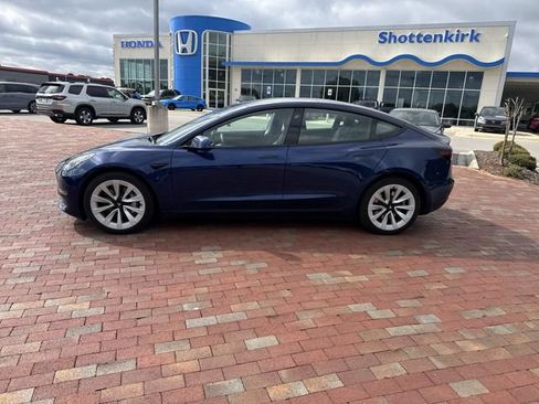 Used 2023 Tesla Model 3 Standard Range RWD image 3