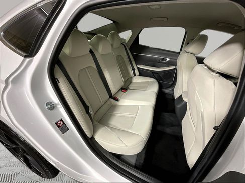 Used 2022 Hyundai Sonata SE w/ Cargo Package FWD image 24