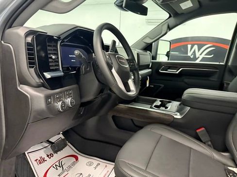 New 2026 GMC Sierra 2500 SLT w/ SLT Premium Package AWD/4WD image 12
