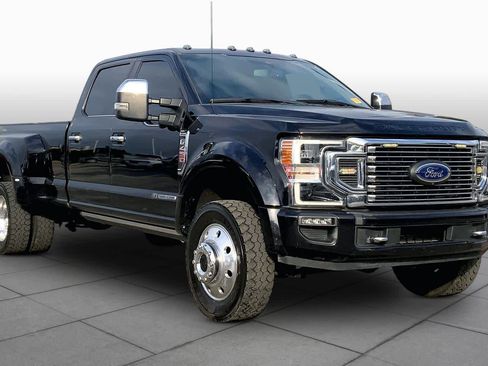 Certified 2020 Ford F450 Platinum w/ FX4 Off-Road Package AWD/4WD image 3