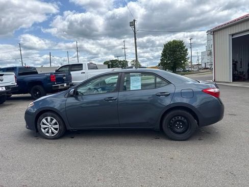Used 2016 Toyota Corolla LE FWD image 6