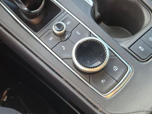 Used 2023 Cadillac XT4 Premium Luxury image 32