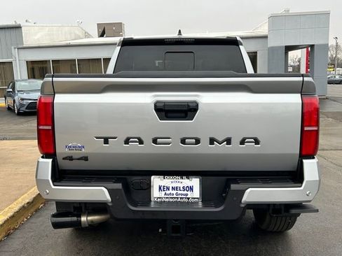 Used 2025 Toyota Tacoma SR5 image 7