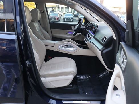 Used 2021 Mercedes-Benz GLS 580 4MATIC image 34