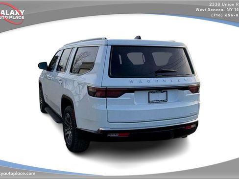 Used 2024 Jeep Wagoneer Series II w/ Flexible Seating Group AWD/4WD image 7