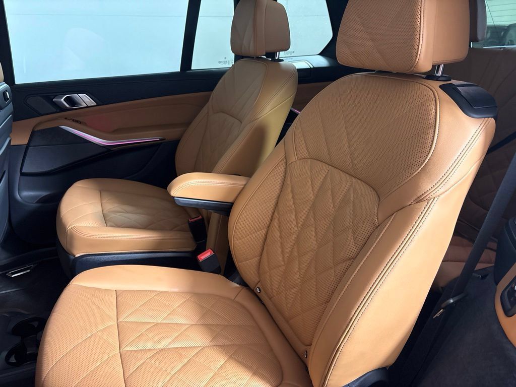 Certified 2026 BMW X7 xDrive40i w/ M Sport Package AWD/4WD image 31