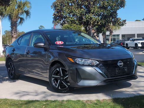 Used 2024 Nissan Sentra SV image 2