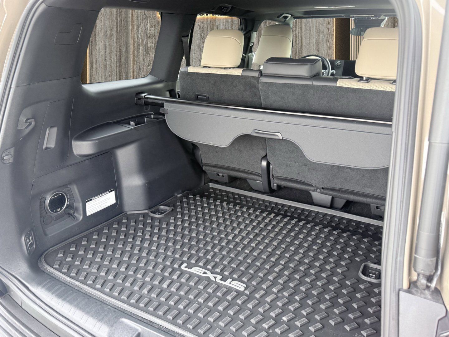 Used 2025 Lexus GX 550 AWD/4WD image 14