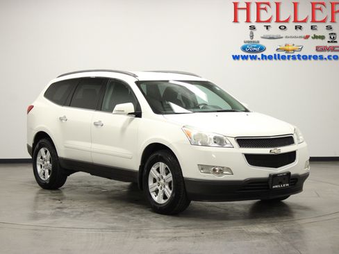 Used 2012 Chevrolet Traverse LT FWD image 1