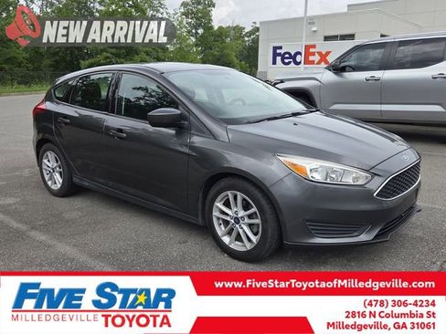 Used 2018 Ford Focus SE FWD image 1