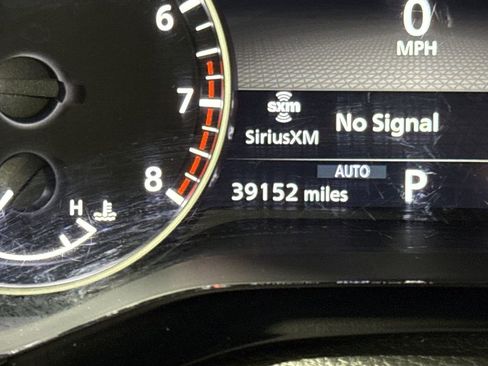Used 2025 Nissan Pathfinder SV AWD/4WD image 13