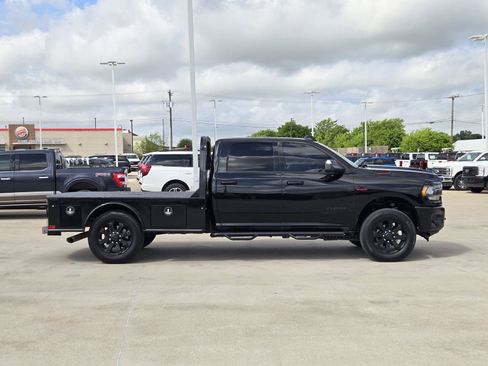 Used 2022 RAM 3500 Big Horn w/ Night Edition AWD/4WD image 7