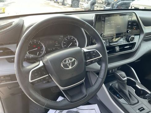 Certified 2022 Toyota Highlander XLE image 15