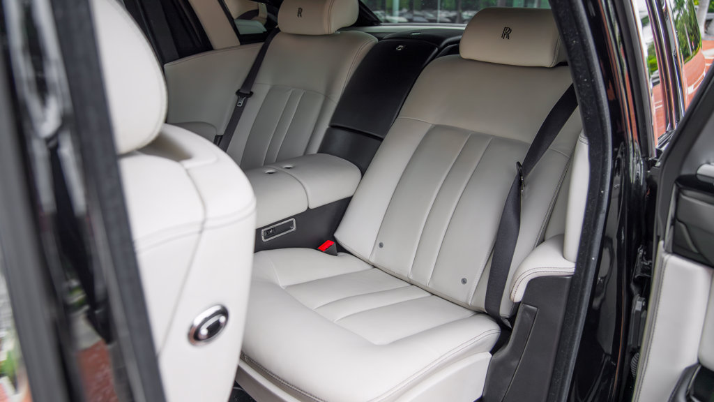 Used 2014 Rolls-Royce Phantom Sedan RWD image 34