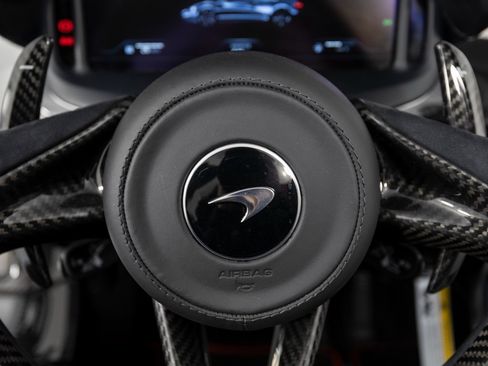 Used 2021 McLaren Elva image 27