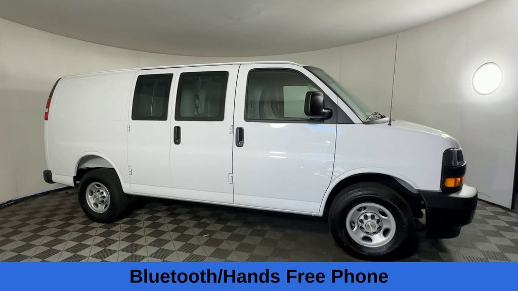 Used 2026 Chevrolet Express 2500 w/ Communications Package RWD image 3