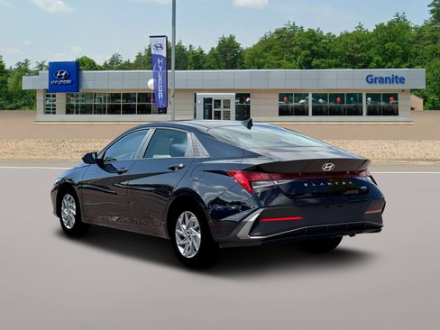 New 2026 Hyundai Elantra Blue image 5