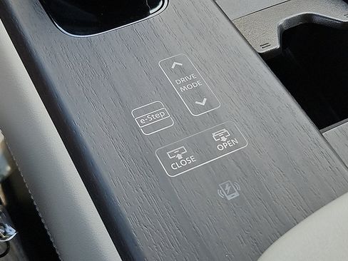 Certified 2024 Nissan Ariya AWD image 22