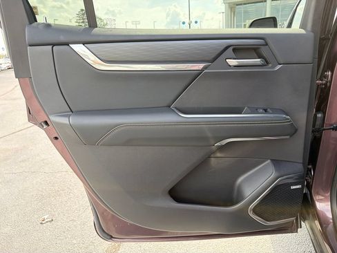 Used 2024 GMC Acadia Elevation w/ Luxury Package FWD image 22