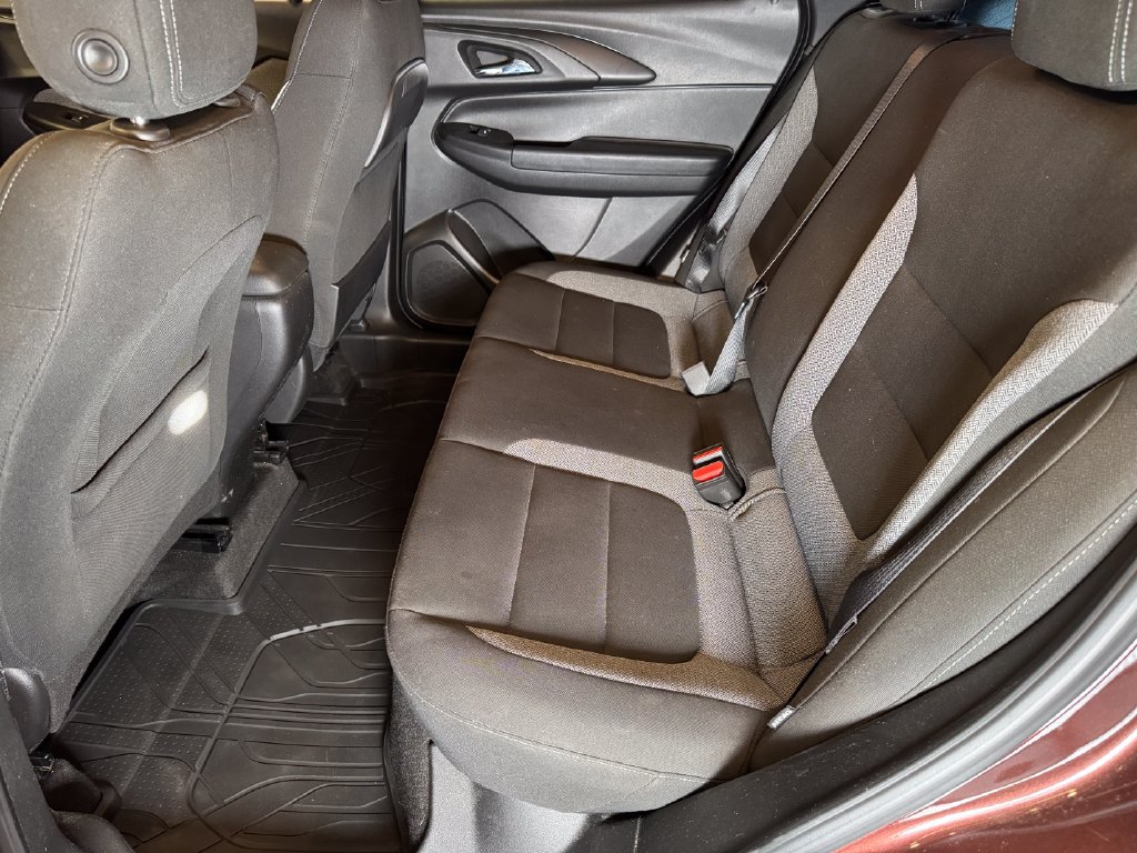 Used 2022 Chevrolet TrailBlazer LT FWD image 21