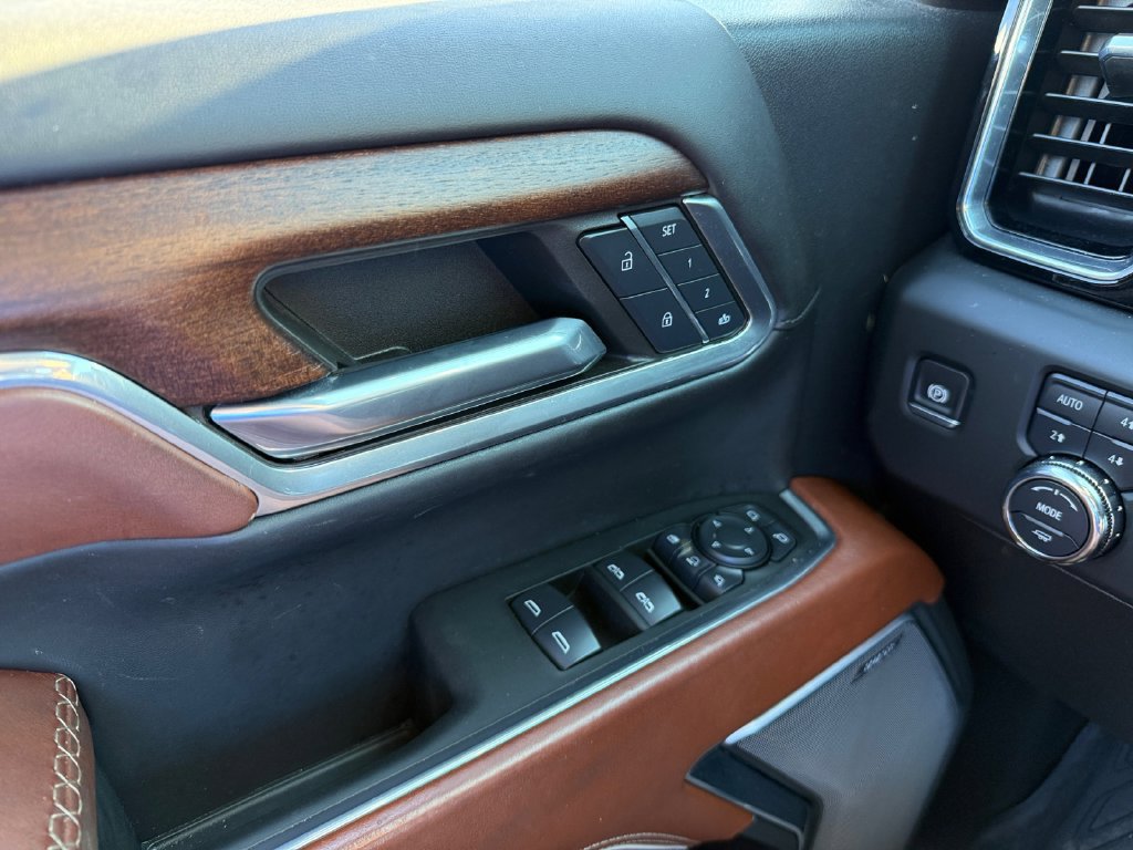 Used 2024 GMC Sierra 2500 Denali Ultimate AWD/4WD image 13