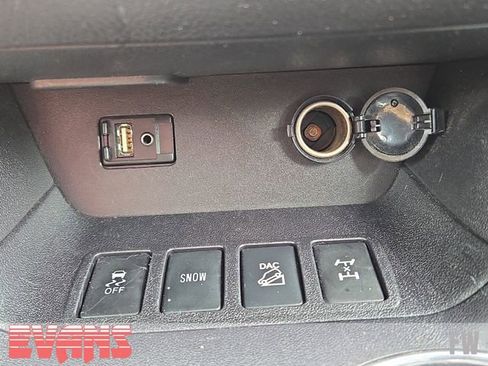 Used 2016 Toyota Highlander XLE AWD/4WD image 10