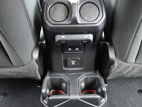 Used 2021 Jeep Wrangler Unlimited Sahara AWD/4WD image 18