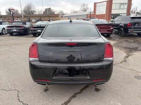 Used 2021 Chrysler 300 Touring L image 5